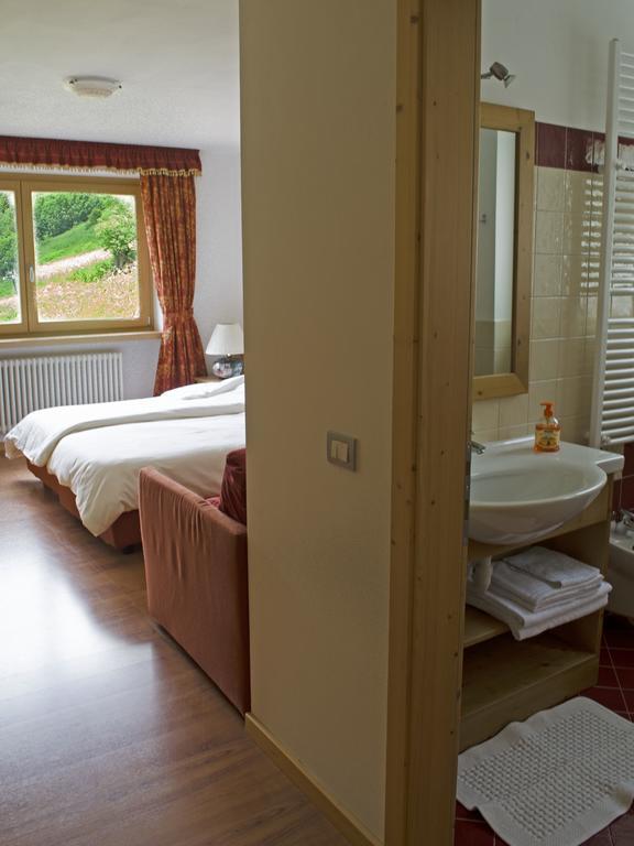 Baita Scaia Bed and Breakfast Cogolo Pokój zdjęcie